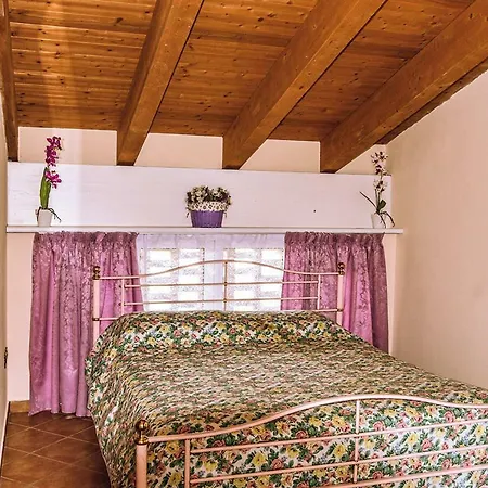 Rudéla Nonna Maria 3*